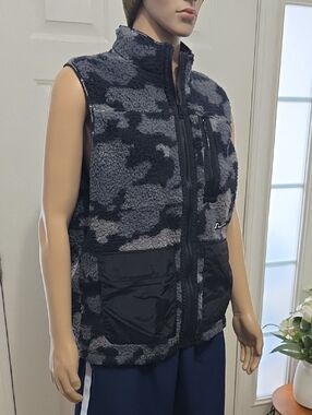 CHAMPION BRAND MEN'S BLACK AND GRAY FLEECE CAMO VEST SIZE LARGE